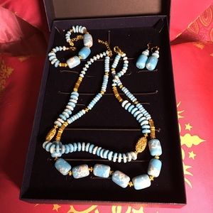 Stauer necklace, bracelet and earring set.